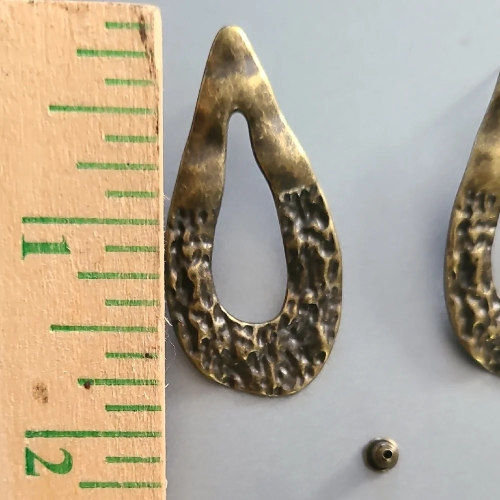 N/A elegant gold